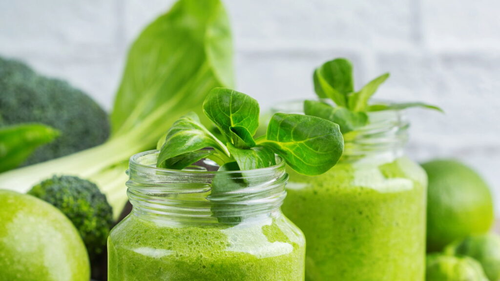 3 sucos naturais que fortalecem os ossos com cálcio, vitamina D e sabor