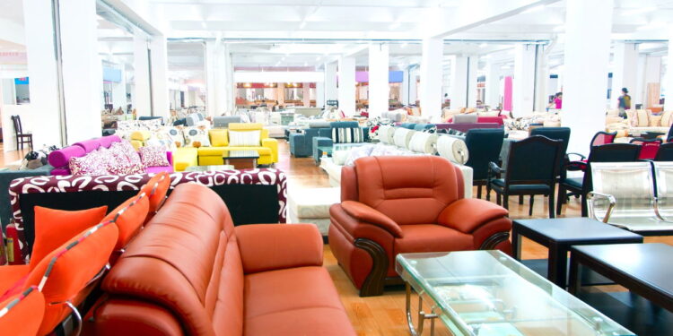 Tradicional loja de móveis encerra suas atividades após fechar as portas