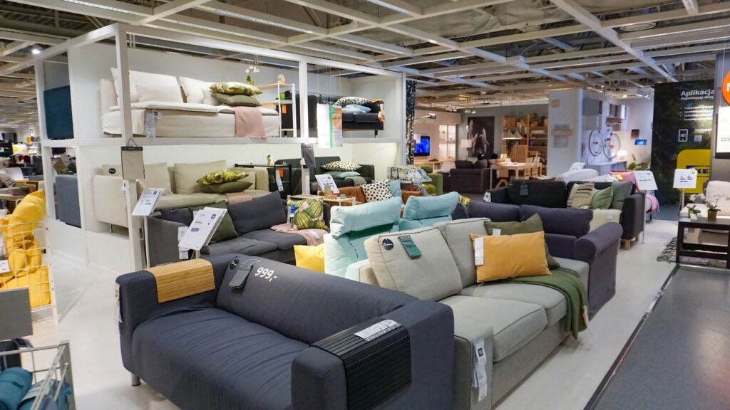 Tradicional loja de móveis encerra suas atividades após fechar as portas