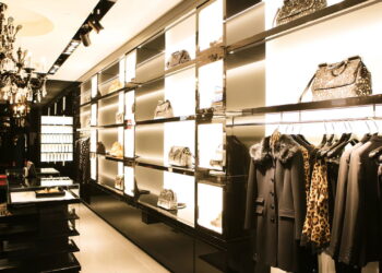 Famosa marca de roupas está fechando mais de 31 de suas lojas