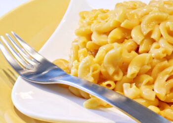 O melhor macarrão cremoso pronto em poucos minutos e suja só uma panela