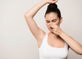 Nem desodorante, nem perfume: esse óleo natural combate o mau odor