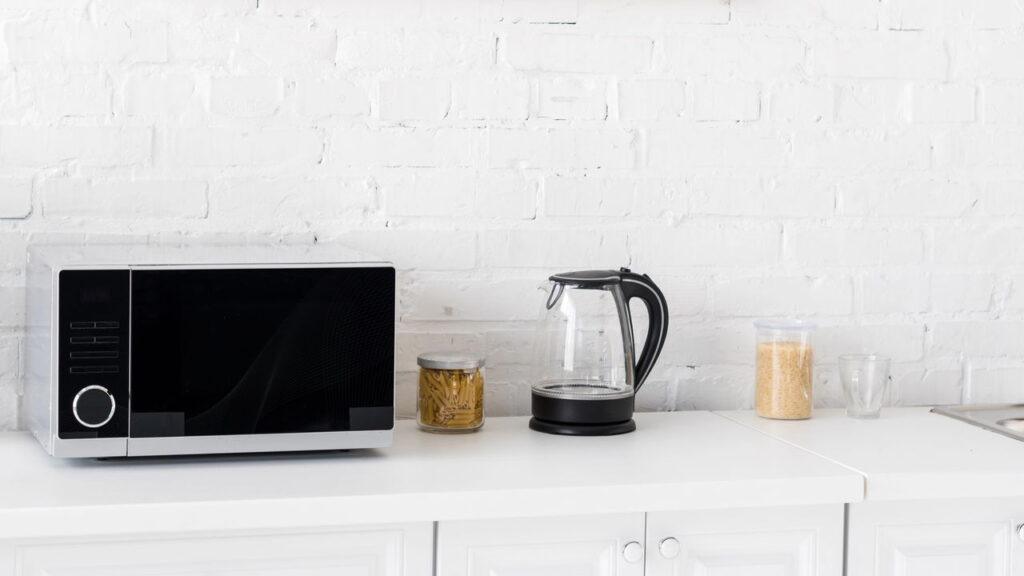 O erro mais comum com micro-ondas que pode aumentar sua conta 2 O erro mais comum com micro-ondas que pode aumentar sua conta