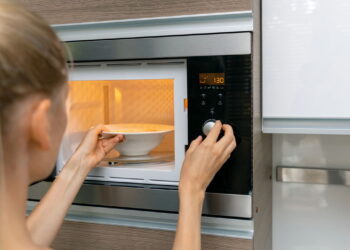 Com poucos ingredientes e um micro-ondas, você faz essas receitas incríveis