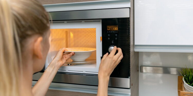 Com poucos ingredientes e um micro-ondas, você faz essas receitas incríveis