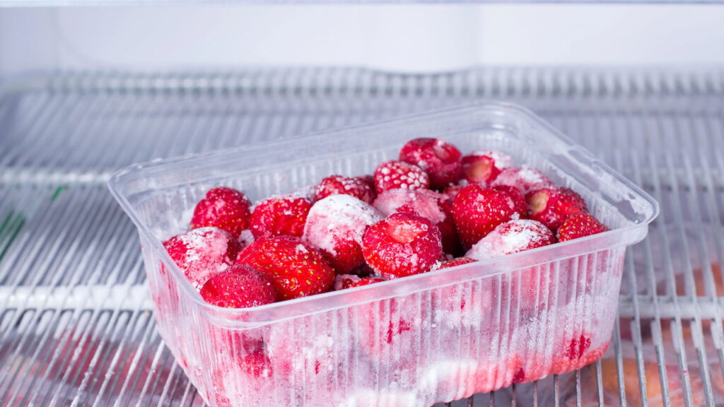 Segredos para manter morangos suculentos e prontos para sobremesas eternas