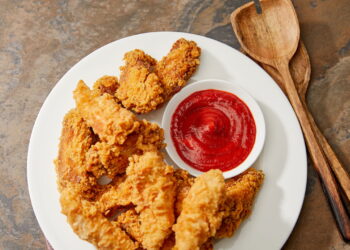 Nuggets no micro-ondas? O truque que mudou minha rotina