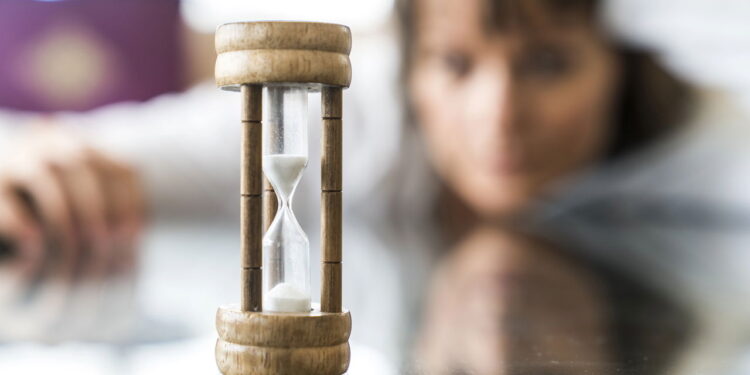 Estrategias para cultivar paciência em meio a demandas sociais segundo terapeutas