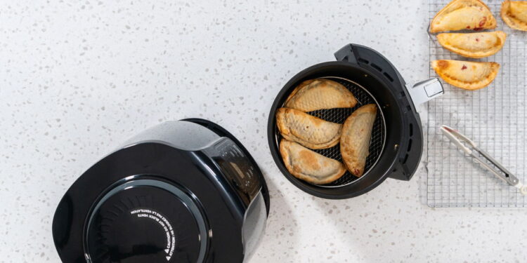 Pastel sem fritura no micro-ondas para quem ama praticidade na cozinha