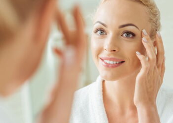 3 ervas que apoiam a saúde da pele e podem ser usadas em rotinas caseiras