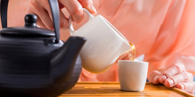 3 ervas calmantes para cultivar em casa e fazer chás incríveis