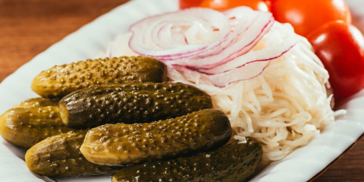 Receitas de picles com vegetais que preservam enzimas naturais