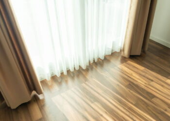 Nem cera, nem polidor: esse óleo natural devolve o brilho ao piso