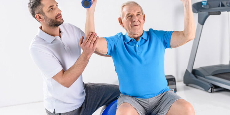 Fisioterapia após AVC acelera a recuperação e ajuda na volta à rotina