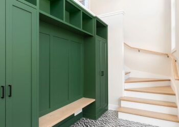 Lixar e pintar móveis é o segredo da economia e da transformação