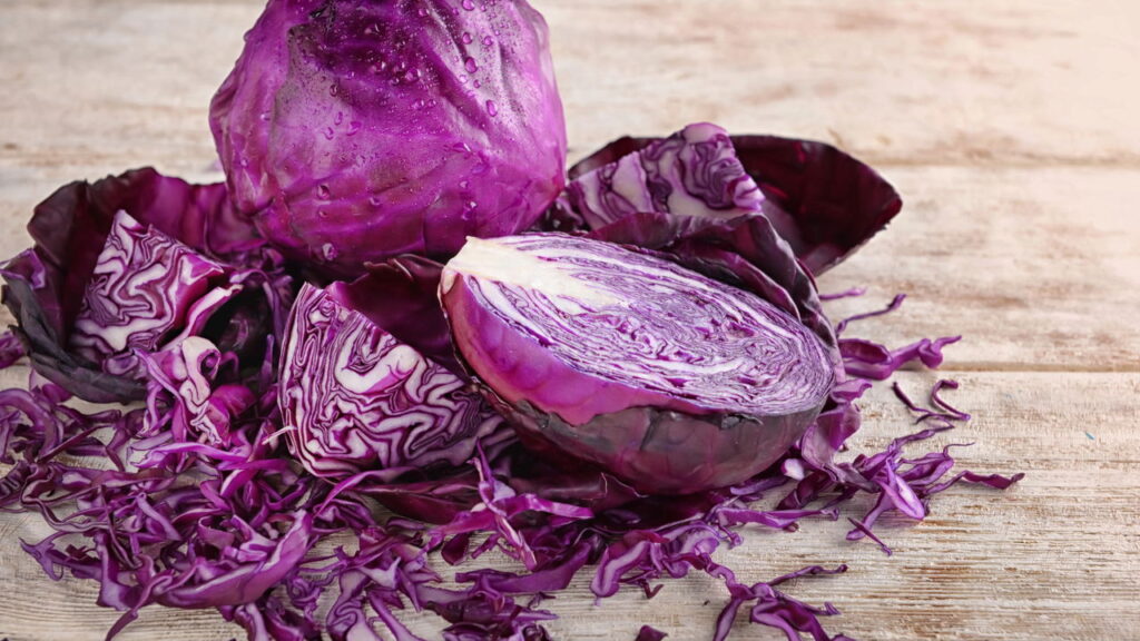 Dica simples para manter o repolho roxo vibrante e saudável por semanas na geladeira