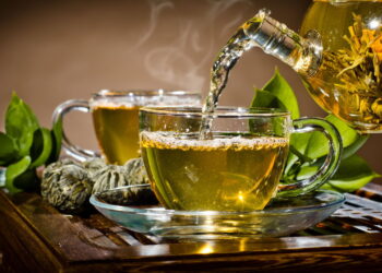 Chás naturais que aliviam o estresse e ajudam a relaxar em poucos minutos