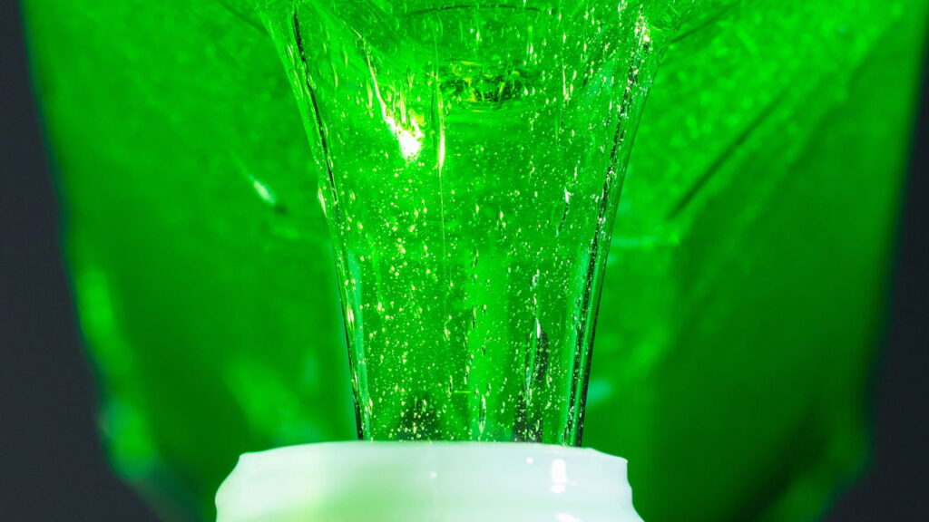 Os erros mais comuns ao usar sabão líquido na máquina de lavar