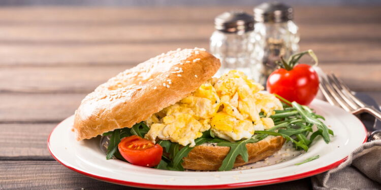 Os lanches mais rápidos e saudáveis para quem trabalha em casa