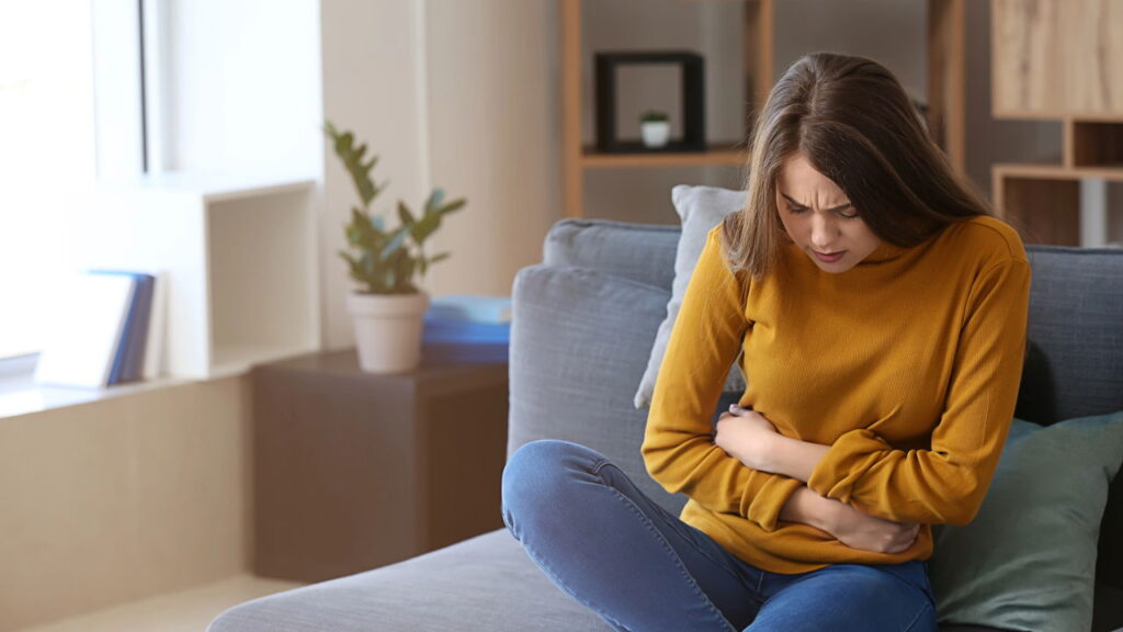 Como aliviar os sintomas da TPM de forma natural segundo terapeuta