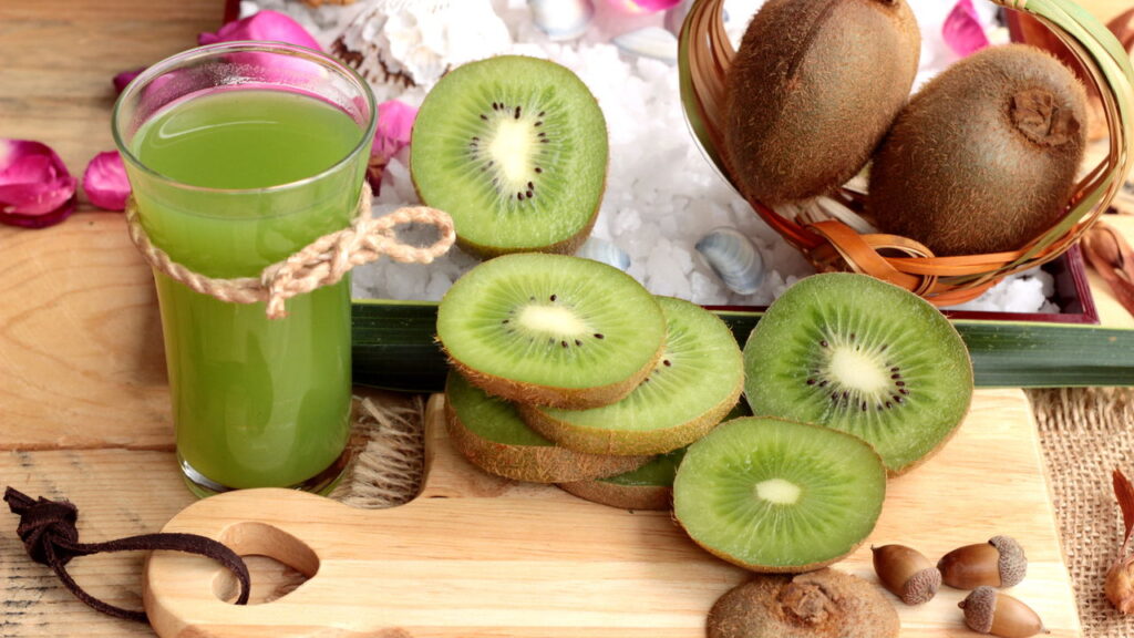 Como preparar um suco de kiwi com proteína para ganhar massa muscular e ficar mais forte
