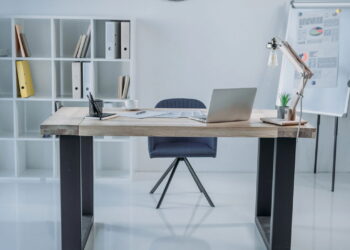 Gigante de suprimentos de escritório evita falência com fusões após declínio no mercado