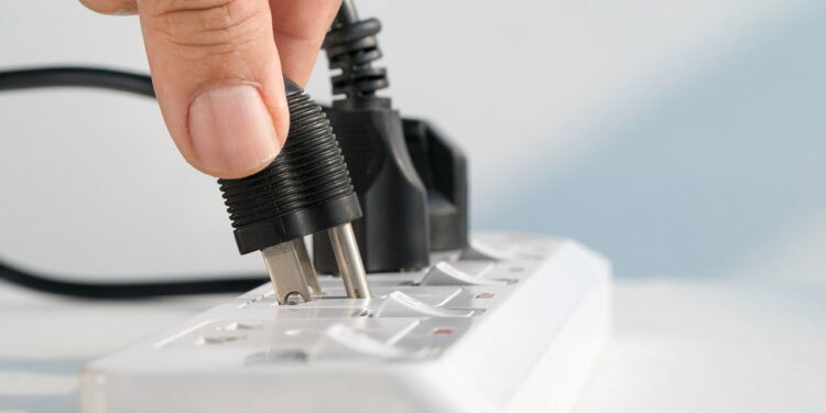 Tire da tomada: 5 eletrodomésticos que gastam muita energia