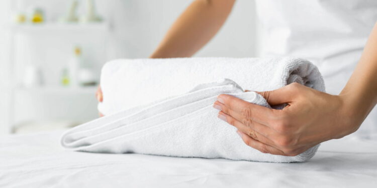 Toalhas duras nunca mais: método caseiro para deixá-las aconchegantes