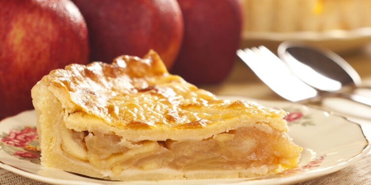 Nem açúcar, nem farinha: como fazer torta de maçã saudável e gostosa
