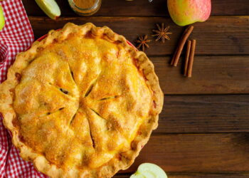 Sem açúcar ou farinha: como fazer torta de maçã saudável, fácil e gostosa