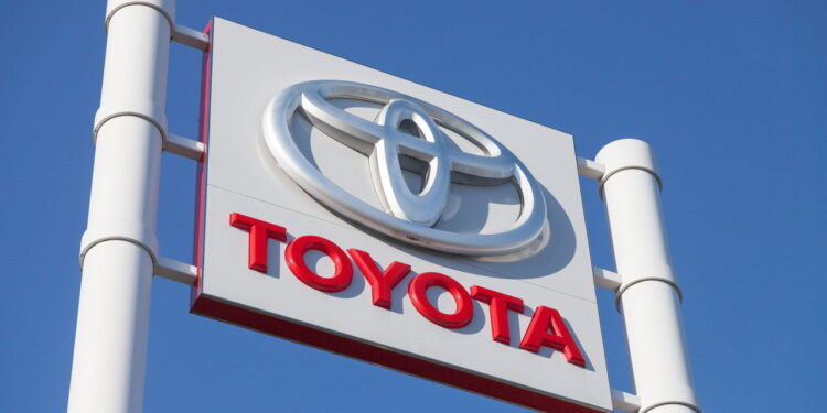 Toyota lança SUV com consumo de moto e conforto de carro de luxo