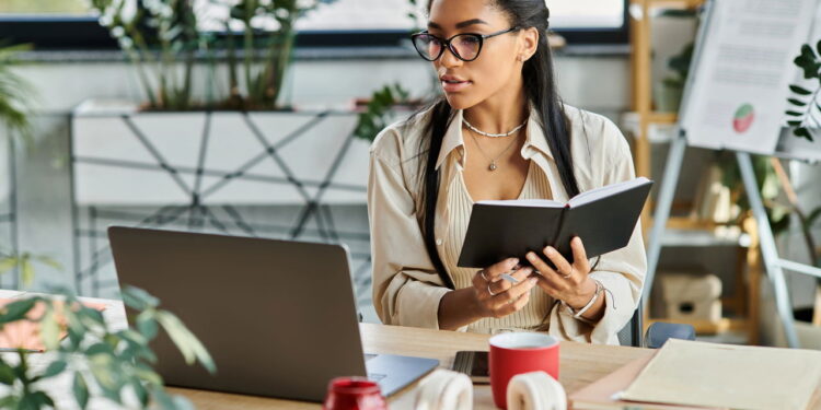 Conheça os direitos trabalhistas básicos para acompanhar pagamentos, benefícios e identificar possíveis irregularidades