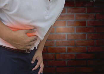 O chá natural mais poderoso para úlcera e inflamação