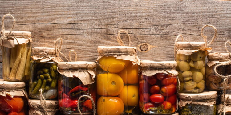 Dicas para conservar verduras na geladeira e evitar que murchem