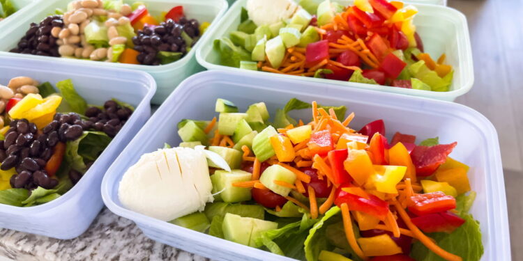 Como evitar desperdício e manter verduras sempre frescas