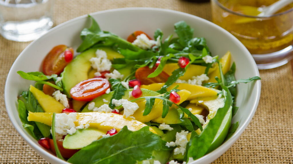 Como fazer vinagretes com plantas para refeições equilibradas