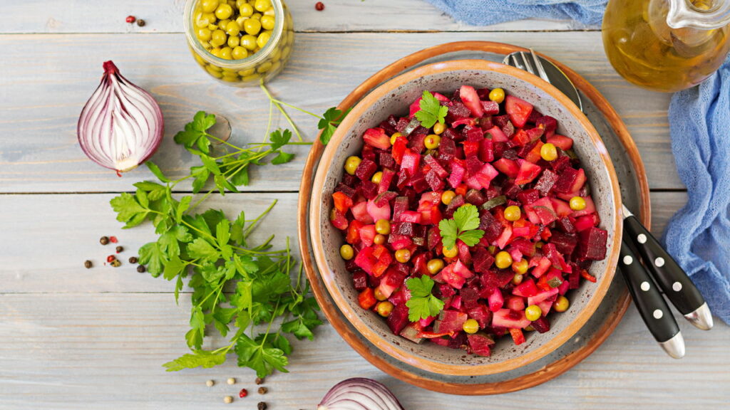 Como fazer vinagretes com plantas para refeições equilibradas