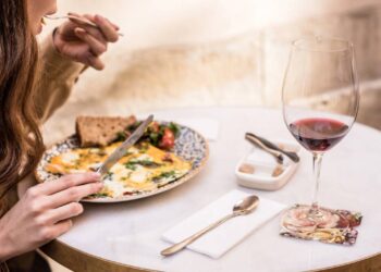 A omelete de micro-ondas deliciosa que é a dica mais prática para seu café da manhã