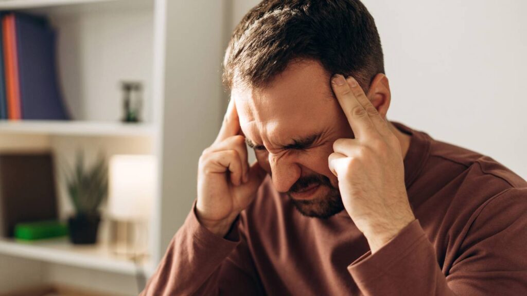 O segredo da planta que pode libertar você de dores de cabeça e problemas digestivos