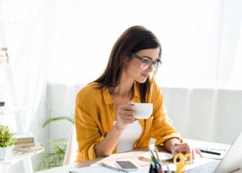 Dicas para trabalhar em casa com produtividade e sem cansaço, segundo especialistas