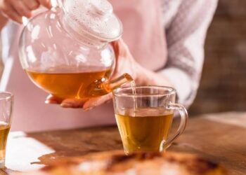 Receitas de bebidas quentes com raízes que fortalecem a imunidade