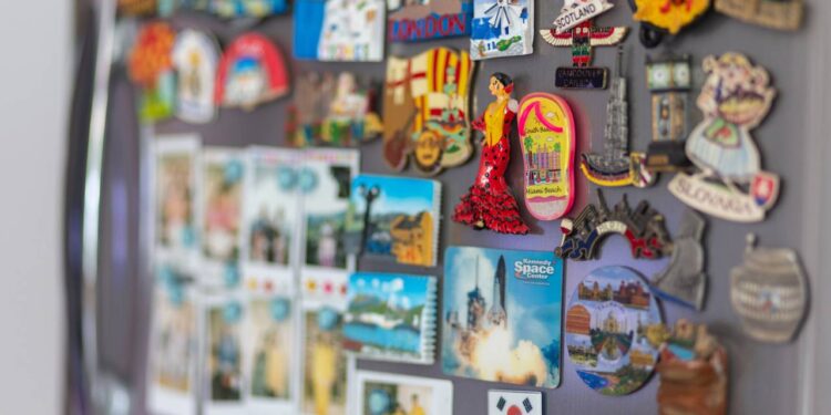 Se você ainda tem ímãs na geladeira precisa remover agora mesmo