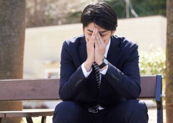 Dicas para superar a insegurança em situações sociais, segundo terapeutas