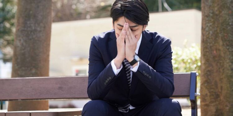 Dicas para superar a insegurança em situações sociais, segundo terapeutas