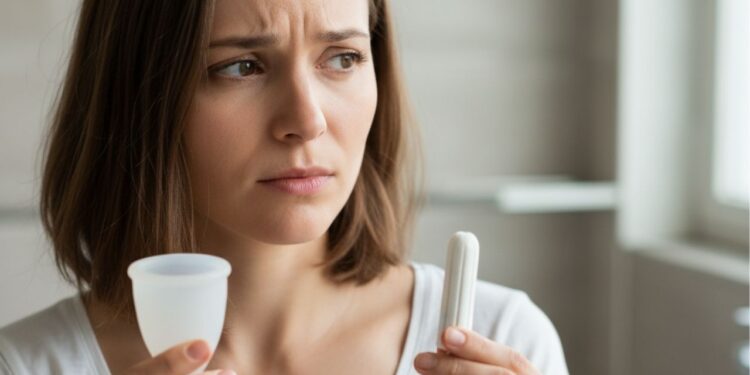 Coletor menstrual ou absorvente interno: qual é a melhor opção?