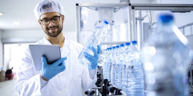 Saiba o processo de fabricação do PVC, segundo o Manual do Mundo