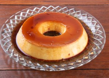 Este pudim cremoso de micro-ondas derrete na boca em poucos minutos