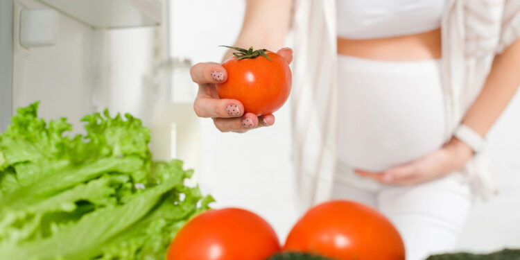 Como preservar tomate suculento sem murchar na geladeira
