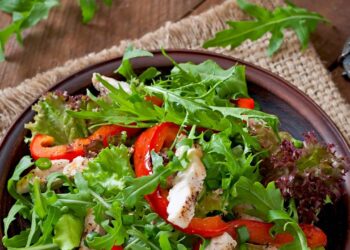 Saladas que ajudam na perda de peso de forma equilibrada