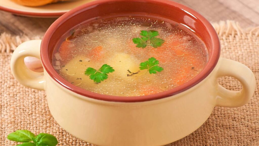 Receitas de sopas com vegetais para se aquecer no frio